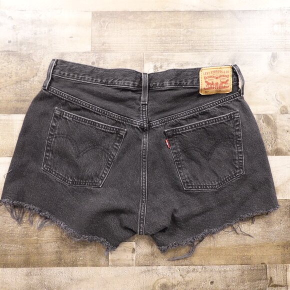 Levi’s 501 Cutoff Denim Shorts Women’s W32 Black Vintage Raw Hem - Picture 8 of 11